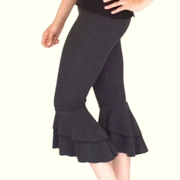 Titika Split  Ruffle Hem Capri Leggings Sz 8 - Picture 12 of 12
